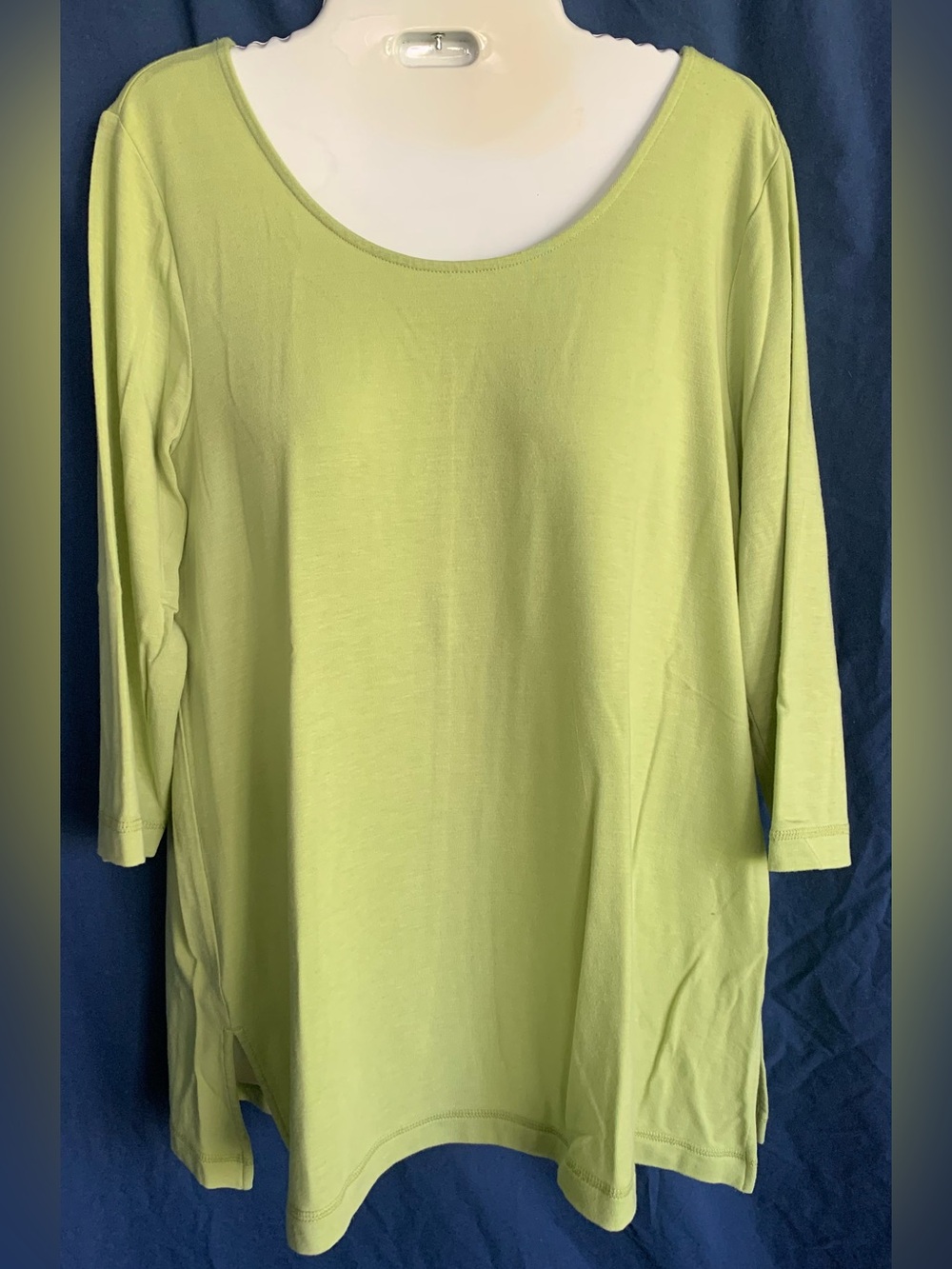 J. Jill Fit, Size Medium Petite Scoop Neck Three-Quarter Sleeve, Top in Lime